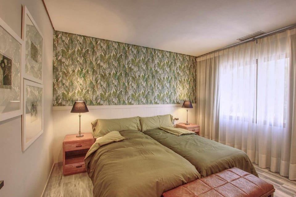 1081 beachfront  penthouse roofterace jacuzzi wifi Apartment in Marbella