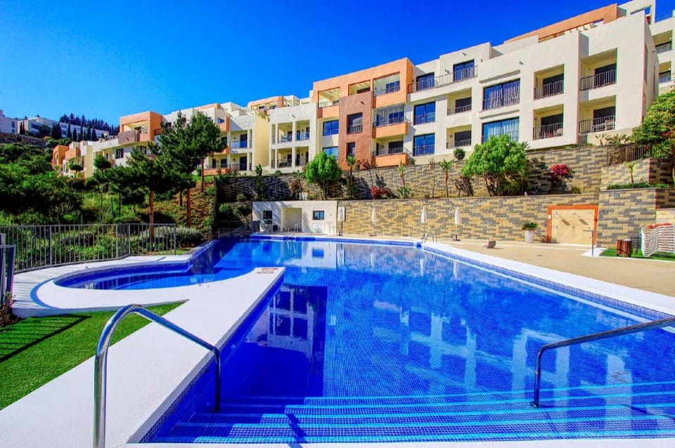modern style. pure relaxation amazing sea view apt Apartment in Marbella