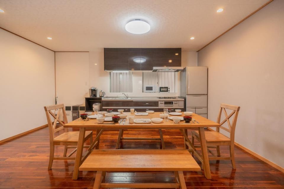 Okinawa 【BBQ可 】駅近・スーパー前！動画見放題の最大17名宿泊可能！2F Vacation rental in Naha