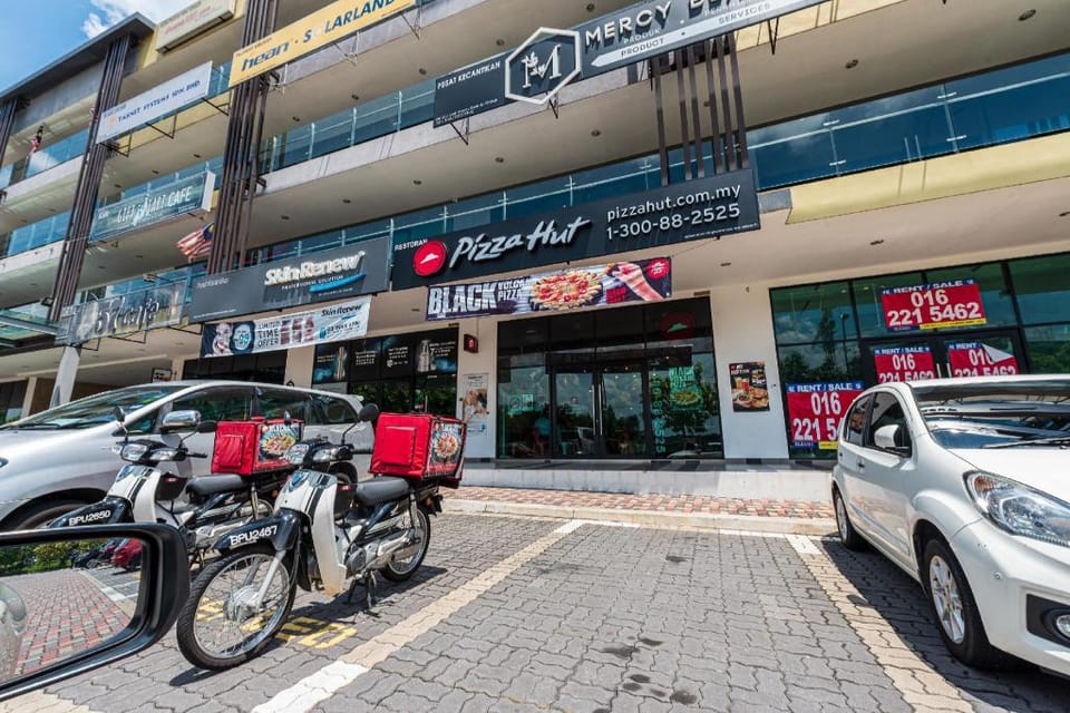NEW ^COZY CONDO^ PUCHONG PAVILION 8-10PAX Apartment in Selangor, Malaysia