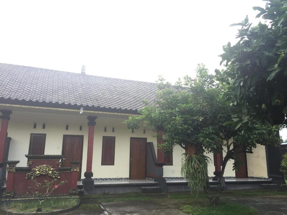 Kost pak made Apartment in West Nusa Tenggara, Indonesia