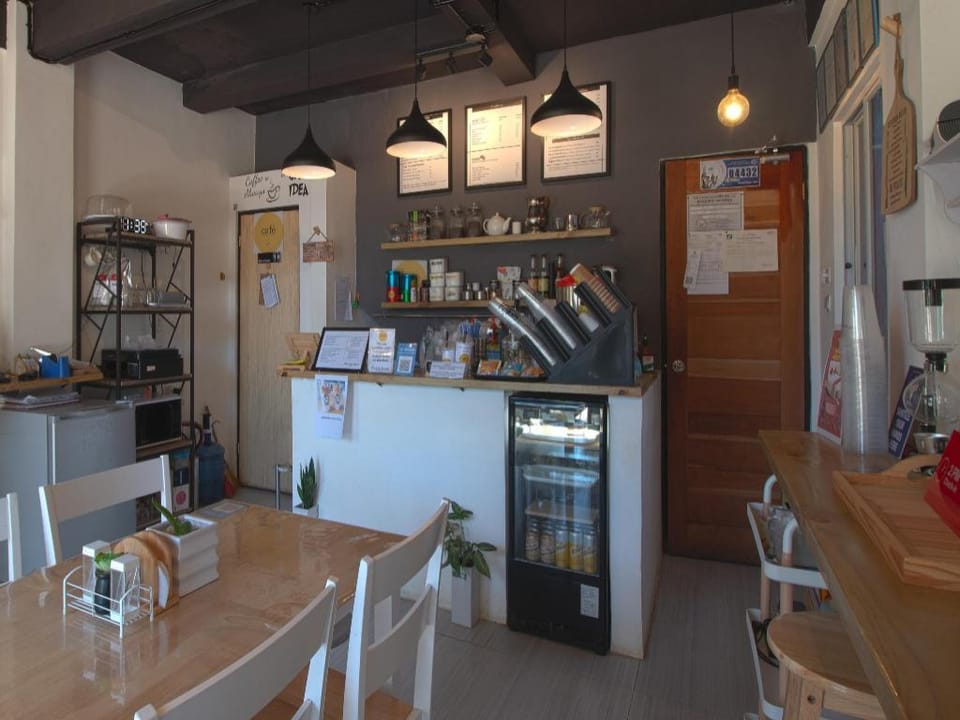 Hometel Barrio House Mactan Hotel in Lapu-Lapu City