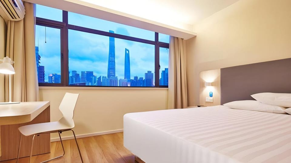 Hanting Hotel Shenzhen Baoan Xixiang Taoyuanju Hotel in Guangzhou
