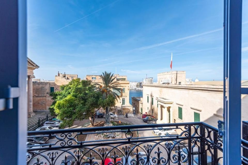 INDEPENDENCE OLIVE APARTMENT MAGIC VIEW Apartment in Valletta