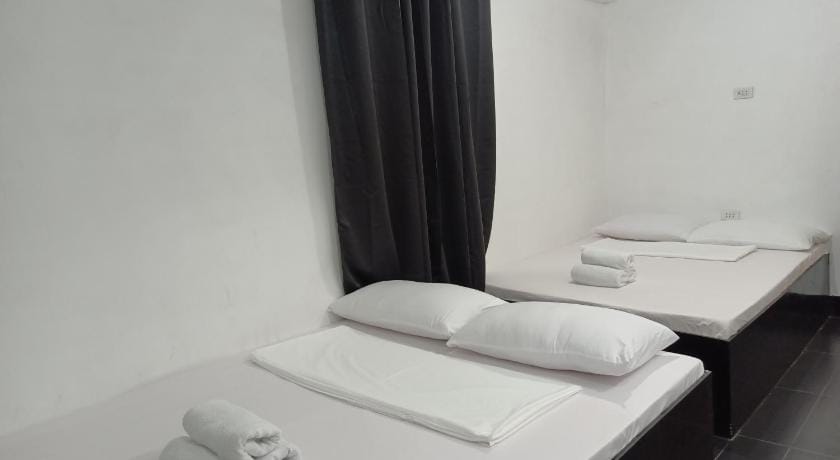Ludy's Pension House Gateway to Islas de Gigantes Vacation rental in Central Visayas