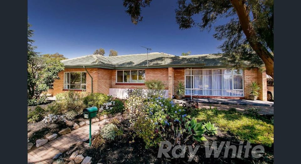 big group house Vacation rental in Adelaide