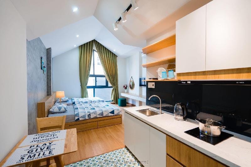 Deluxe studio - Big window & Kitchen  Apartment in Da Nang