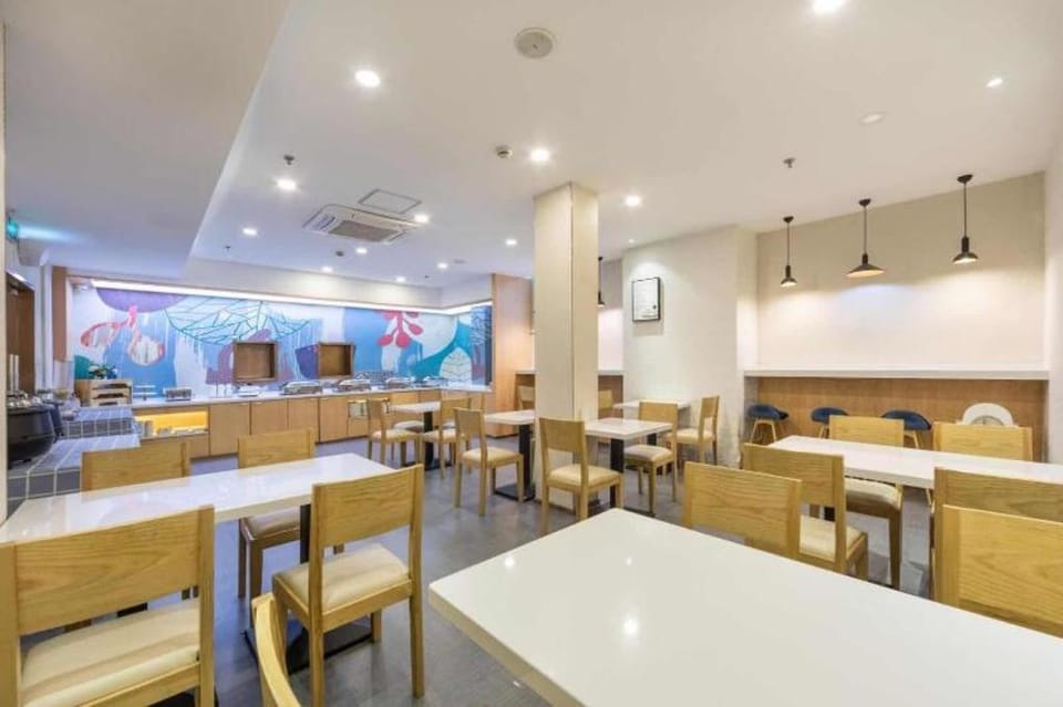 Hanting Hotel Shanghai Zhangjiang Park Guanglan Road Metro Station Hotel in Zhejiang