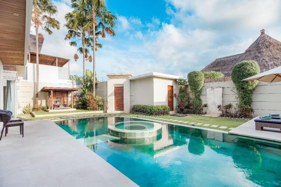 Luxury 2 BR Private Pool Villa at Seminyak #TZ4 Villa in North Kuta