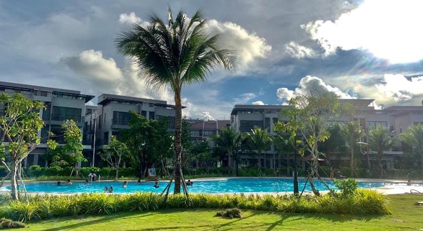 Orientally Modern Style Living Free Bike and Beach Apartment in Phu Quoc