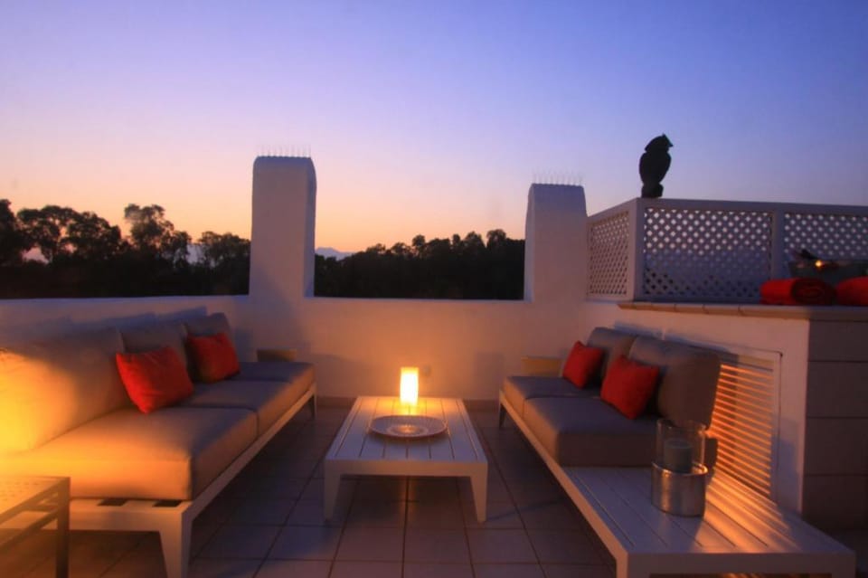 Beach front 2 Family penthouses 2 jacuzzi big pool Apartment in Marbella