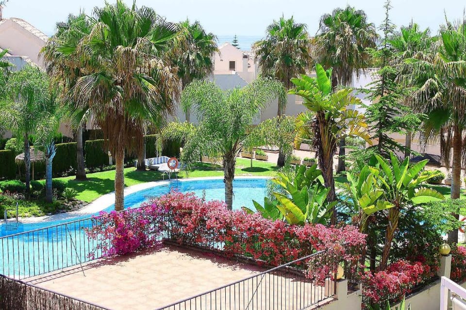 Beach front complex relax Family house large pool Vacation rental in Marbella
