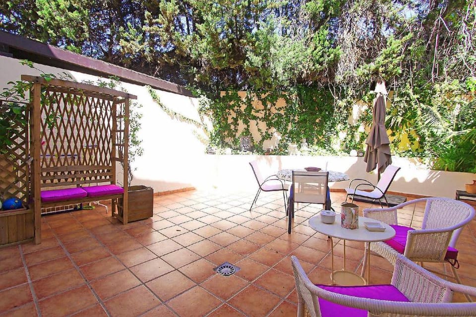 Beach front complex relax Family house large pool Vacation rental in Marbella