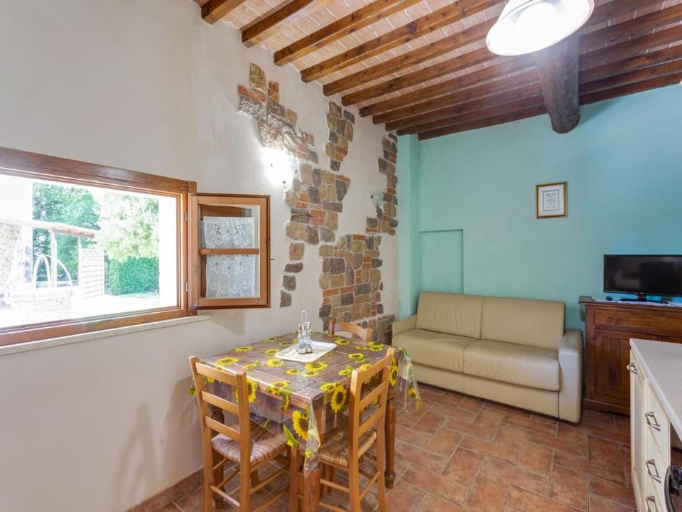 Scenic Apartment in Casole d'Elsa with Pool Apartment in Tuscany