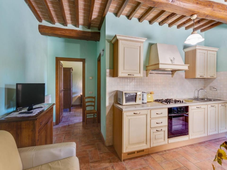 Scenic Apartment in Casole d'Elsa with Pool Apartment in Tuscany