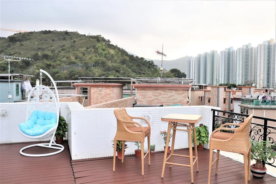 Airport Apartment, Getaway, BBQ,JACUZZI Tung Chung Apartment in Hong Kong
