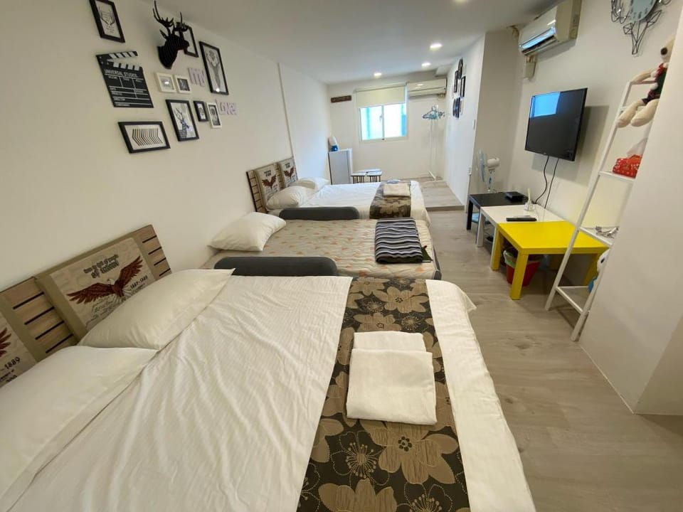 Taipei Ximen Station 1  minutes) Dream house  Apartment in Taipei City
