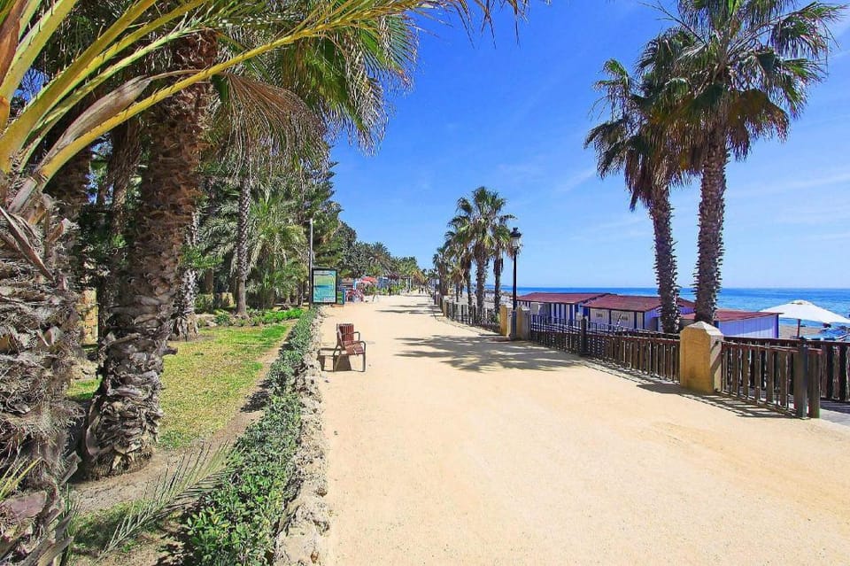 Duplex Penthouse golden mile sea View ,big pool Apartment in Marbella