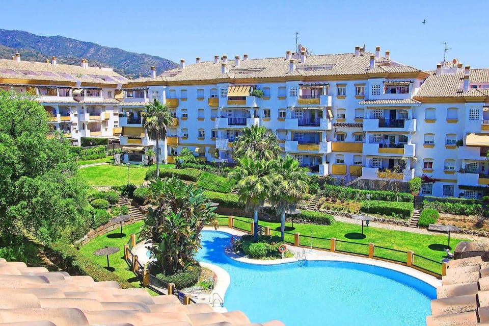 Duplex Penthouse golden mile sea View ,big pool Apartment in Marbella