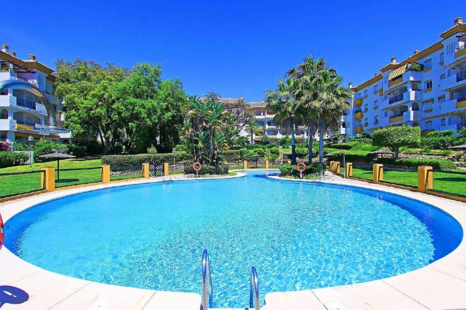 Duplex Penthouse golden mile sea View ,big pool Apartment in Marbella