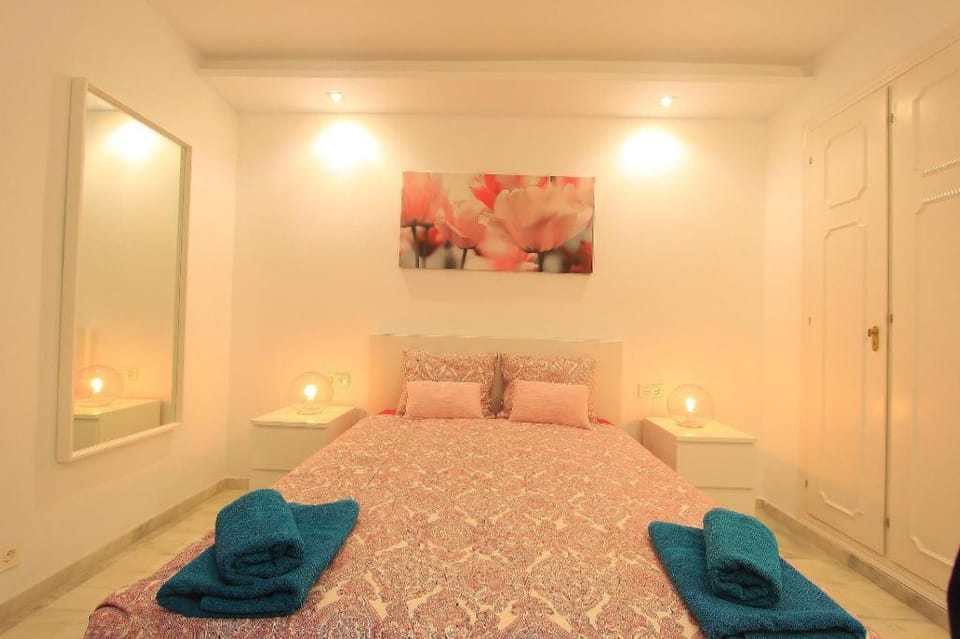 Beach front 3 Family Apartments 7 Bedrooms 3 Pools Apartment in Marbella
