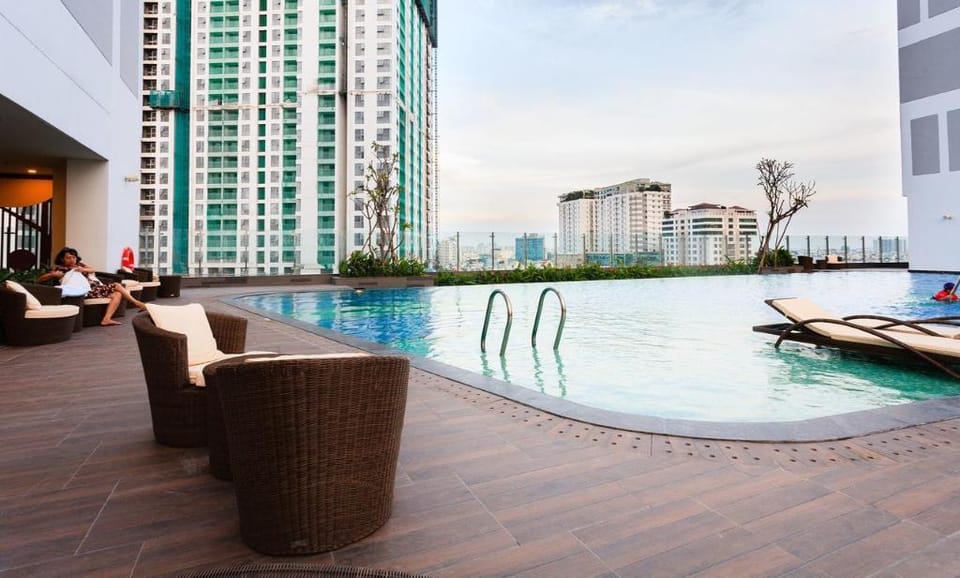 Apartment 5 Stars - High Pool Infinity - CentCity Apartment in Ho Chi Minh City