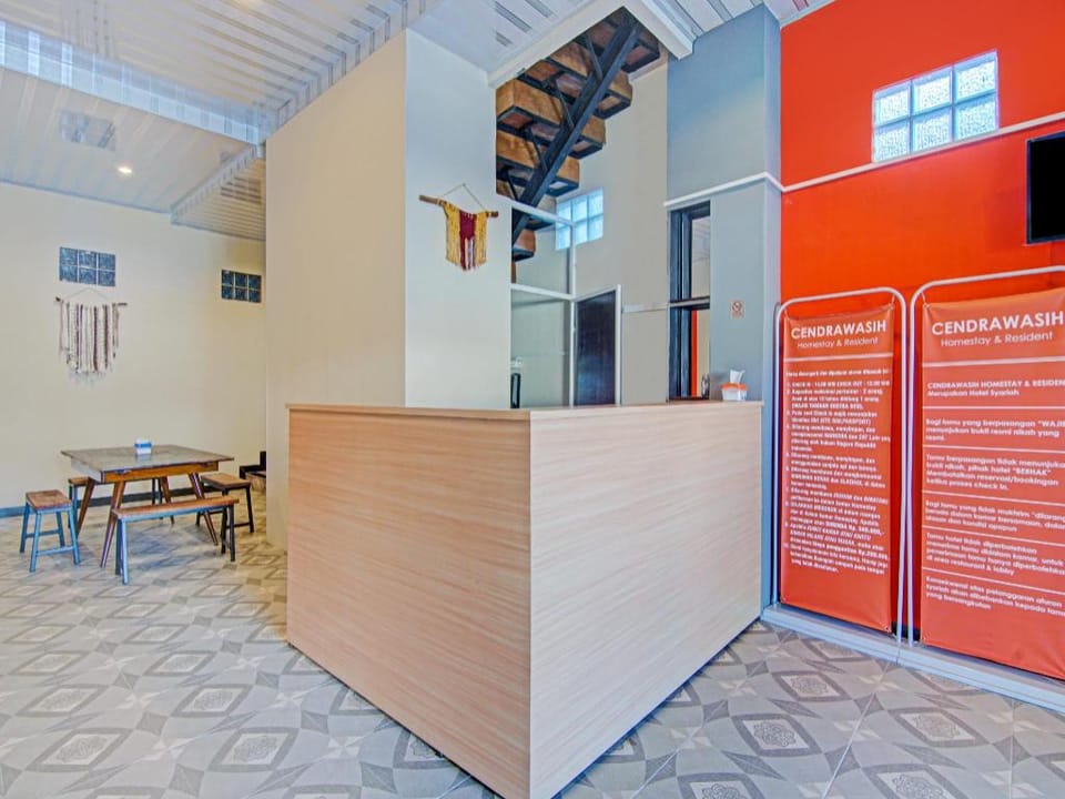 OYO 3606 Cendrawasih Resident Hotel in Padang
