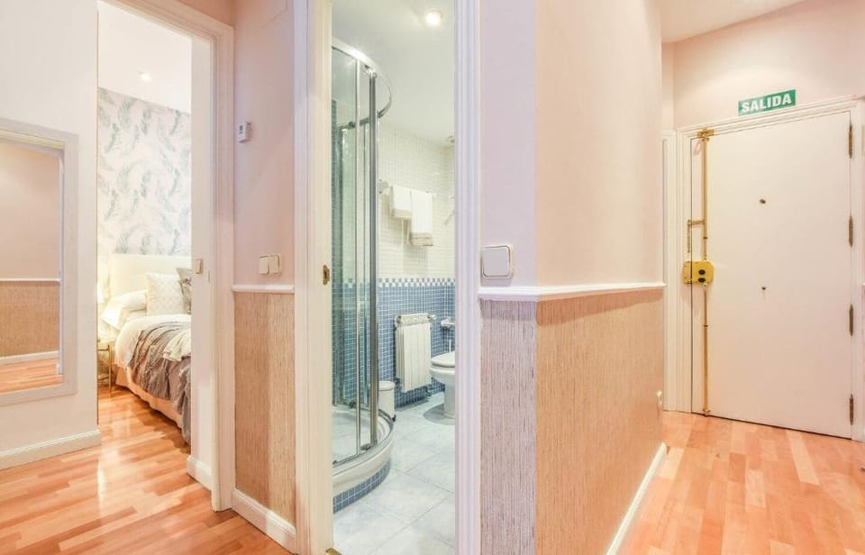 BEAUTIFUL APARTMENT AREA CUATRO CAMINOS, 4PAX Apartment in Madrid