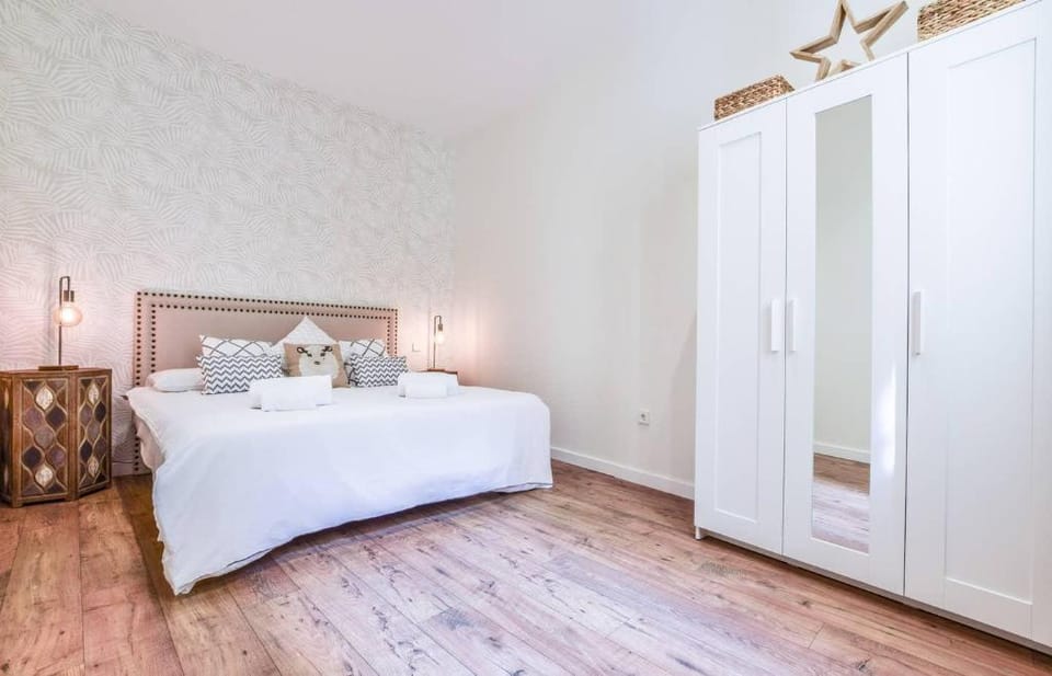LUXURY APARTAMENT ZONA ATOCHA 6PAX Apartment in Madrid