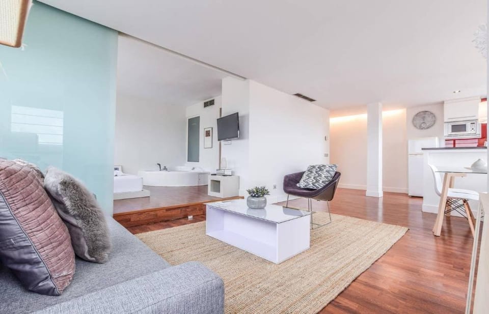 EXCLUSIVE LOFT WITH POOL AND WONDERFUL VIEWS  Apartment in Madrid