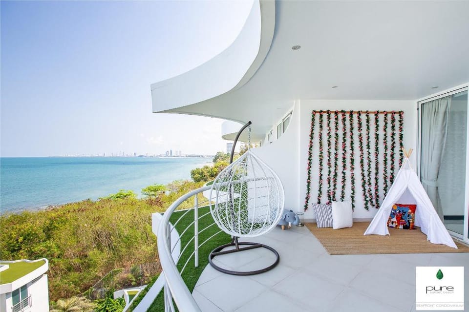 Direct Beachfront  Resident with 360’ sea view Apartment in Pattaya City