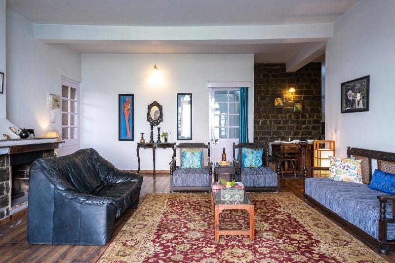 StayVista at Misty Mountains Cottage Vacation rental in Himachal Pradesh