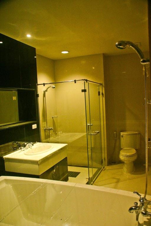 a five star condominium in central Bangkok.  Apartment in Bangkok