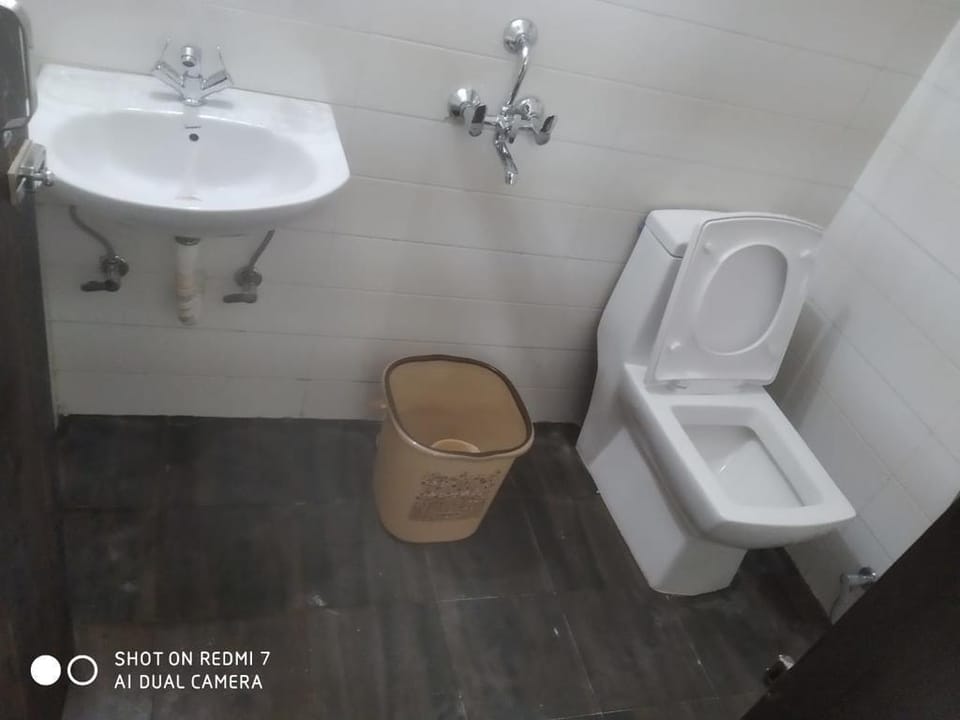 1 Bedroom Service Apartment Apartment in New Delhi