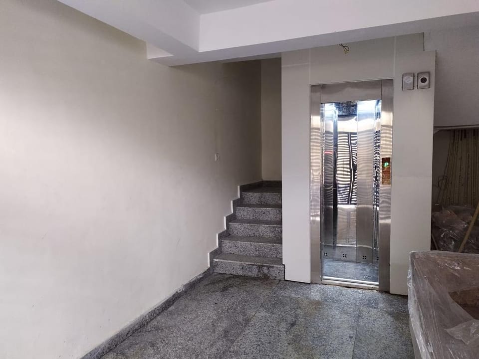 1 Bedroom Service Apartment Apartment in New Delhi