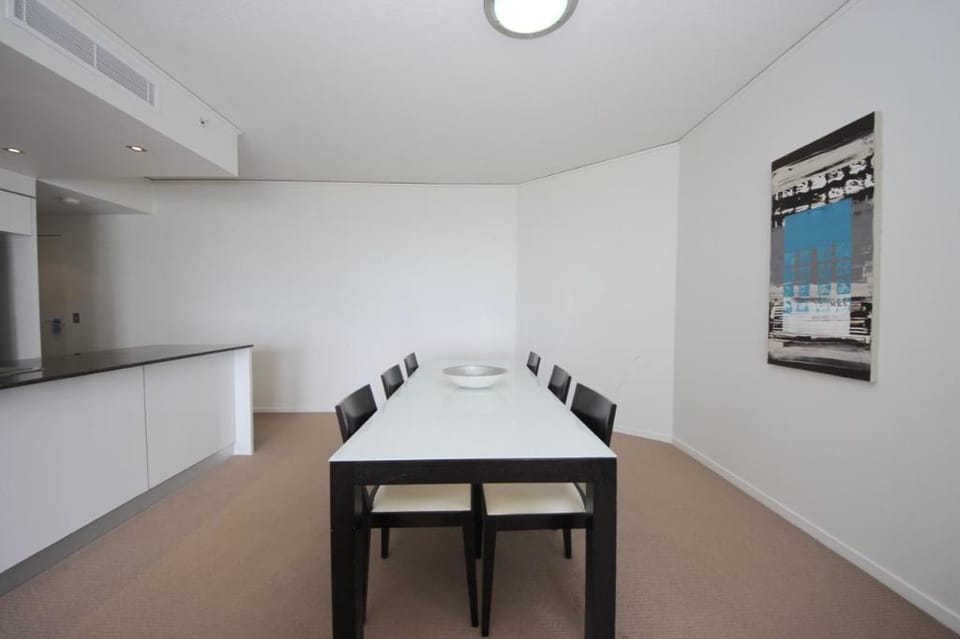 Free wifi and ocean view Sierra Grand,  #14 Apartment in Gold Coast