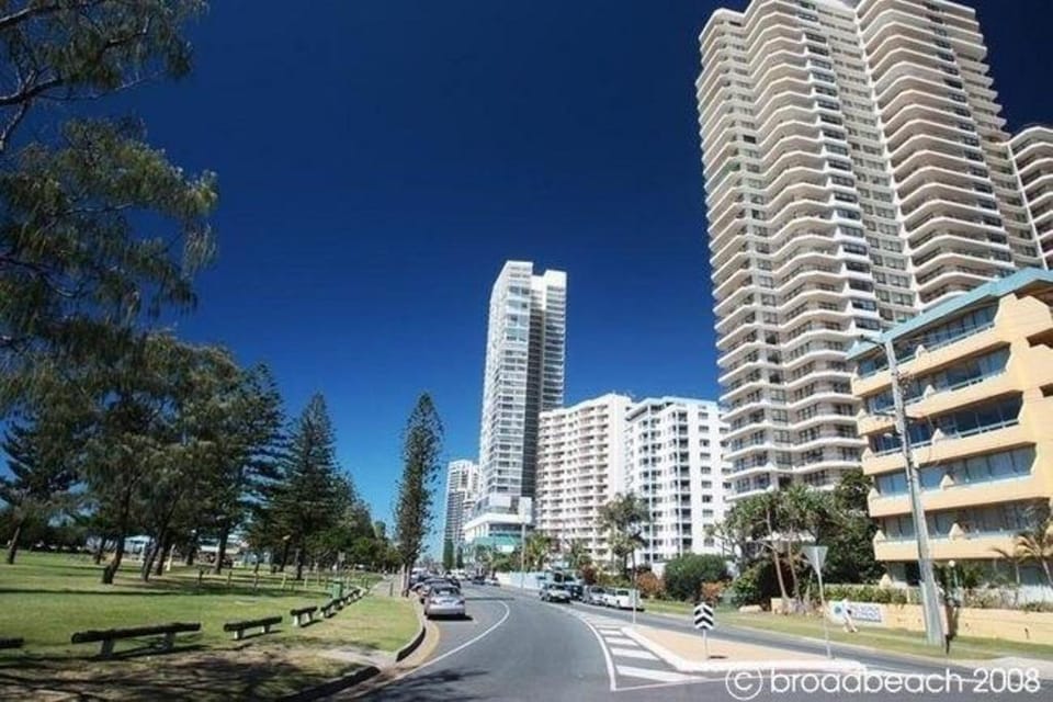 Diamond Beach Resort, Premium Poolside Villa #42 Apartment in Mermaid Beach