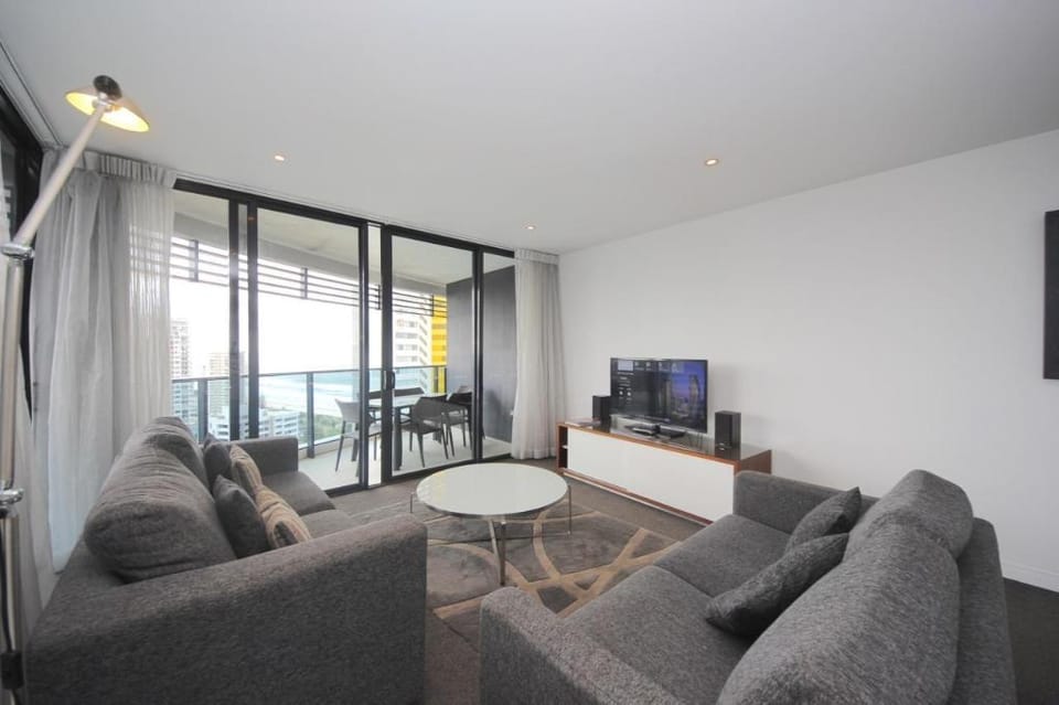 Oracle Tower 1 Luxury on the 24th floor Apartment in Gold Coast
