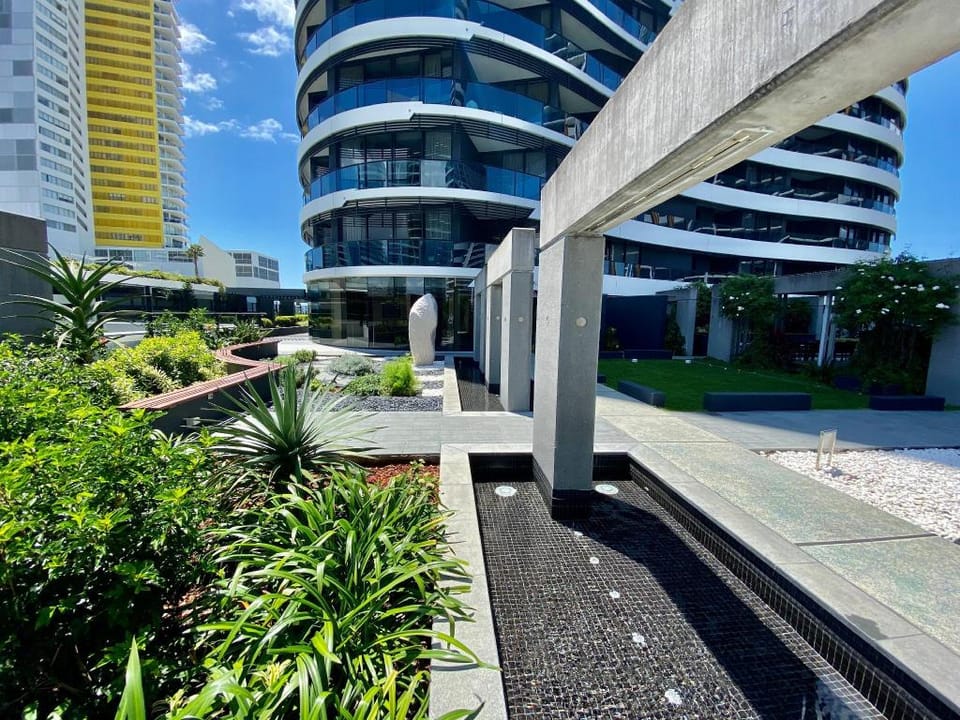 Oracle Tower 1 Luxury on the 24th floor Apartment in Gold Coast