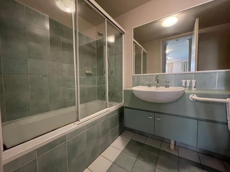 Diamond Beach Resort, Terrace Apartment #106 Apartment in Mermaid Beach