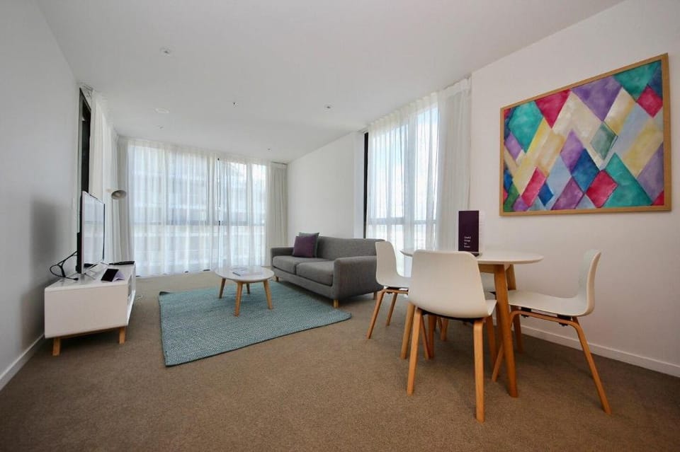 Beach Life! Beaches Broadbeach 8th Floor Apartment in Gold Coast