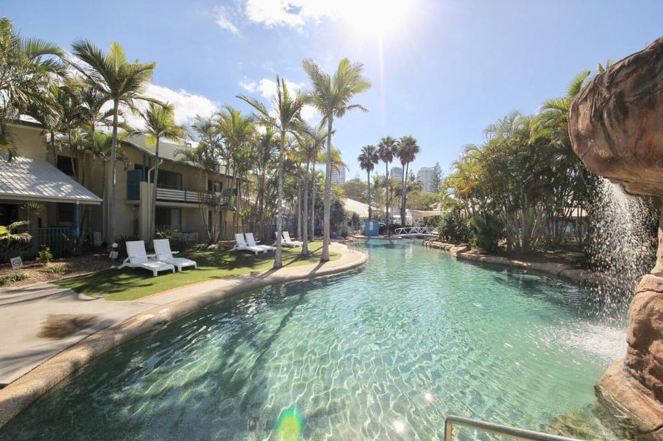 Ultra Modern Poolside Ground Floor Diamond Beach Apartment in Mermaid Beach