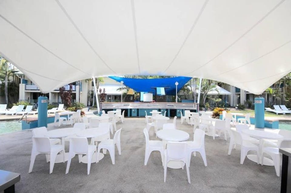 Ultra Modern Poolside Ground Floor Diamond Beach Apartment in Mermaid Beach