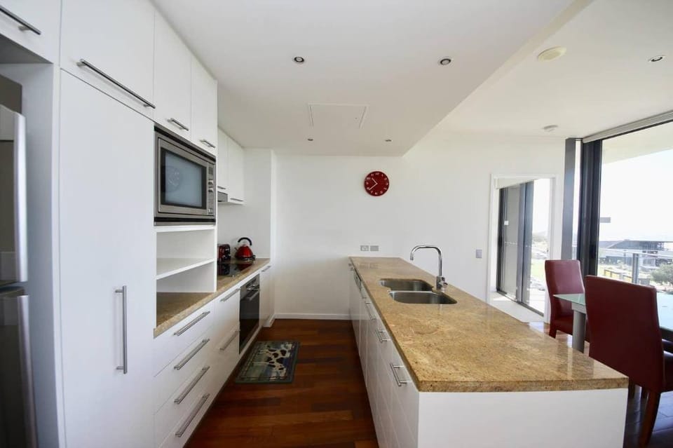 Beachfront Broadbeach Luxury #17 Apartment in Gold Coast