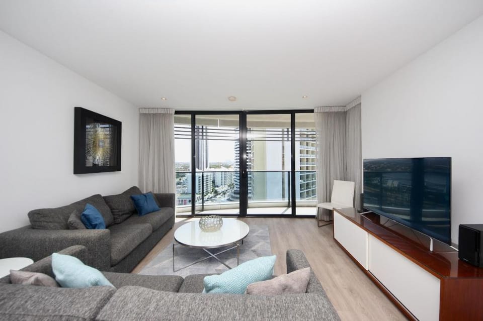 Luxurious Level 14th floor Views Oracle Building Apartment in Gold Coast