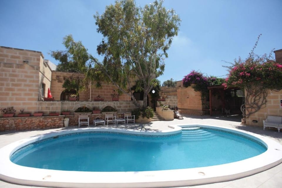 Villa Aya - 2 bedrooms & 2 bathrooms with pool Villa in Malta