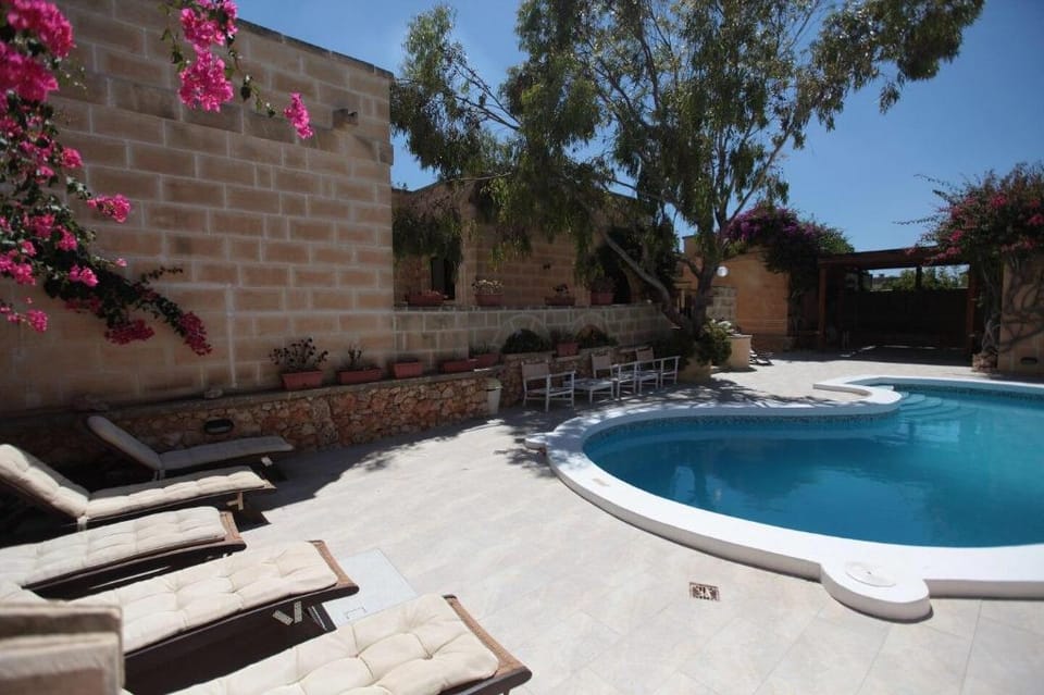Villa Aya - 2 bedrooms & 2 bathrooms with pool Villa in Malta