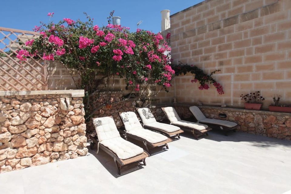 Villa Aya Private Double - Ensuite & Shared Pool Villa in Malta