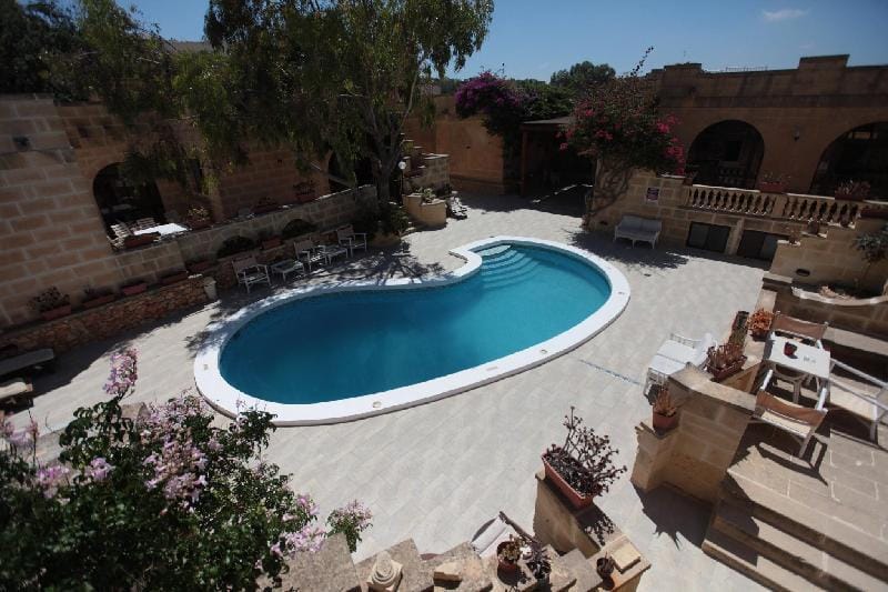 Apartment Bufo Large Double Room + single bed Villa in Malta