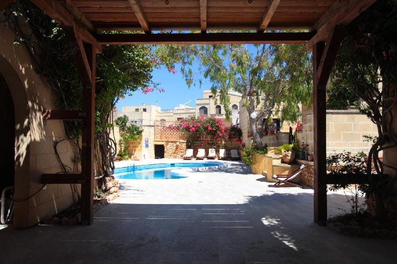 Villa Pedro Private Queen Bed and view + ensuite Villa in Malta